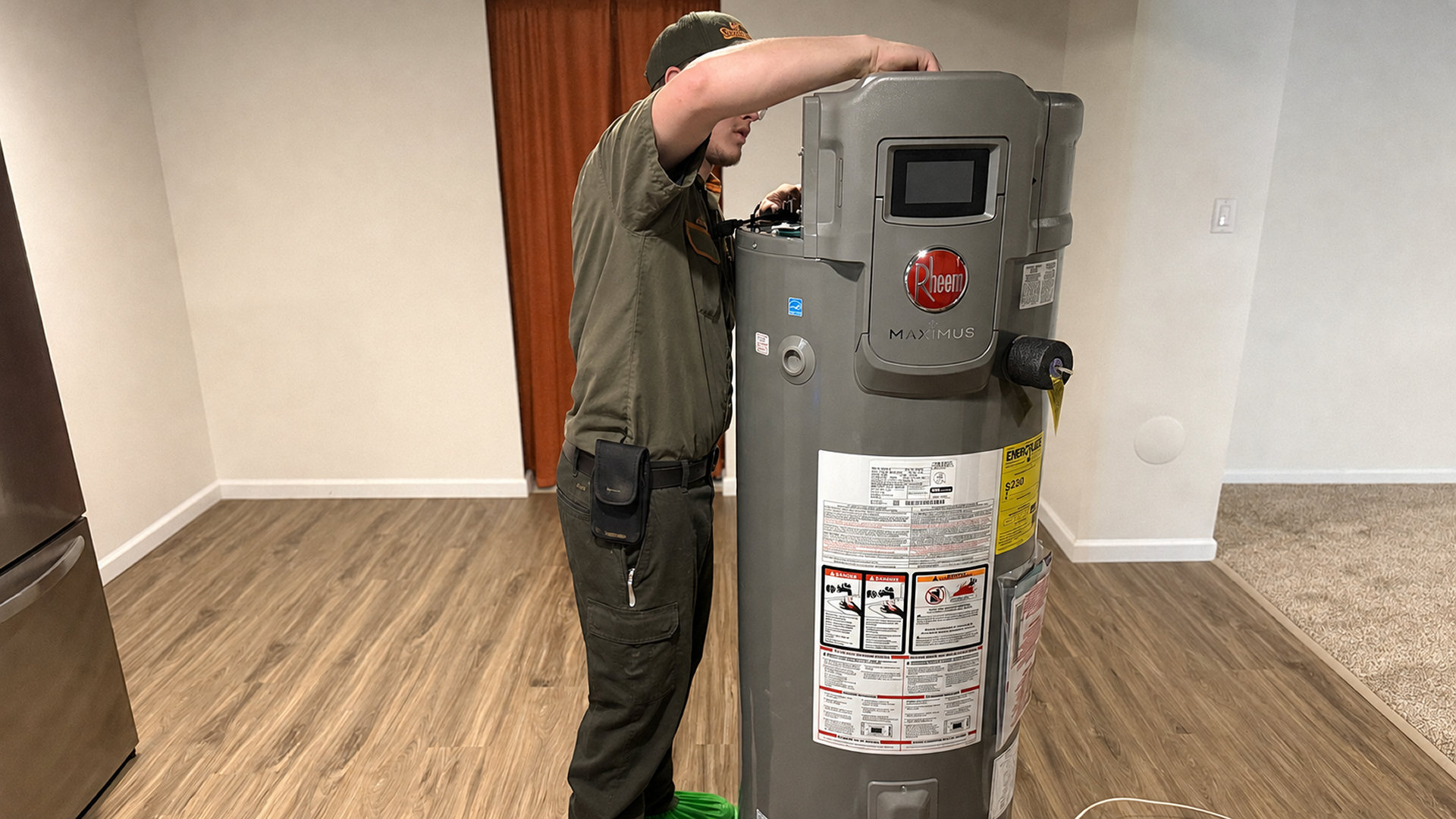 Rheem® Maximus™ Water Heaters from Scooter Plumbing Rheem® Maximus™ Water Heater Installation in Ocala FL